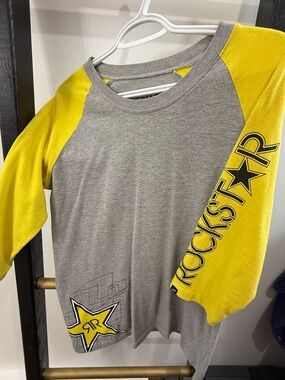 Rockstar Raglan Long Sleeve Tee in Gray & Yellow